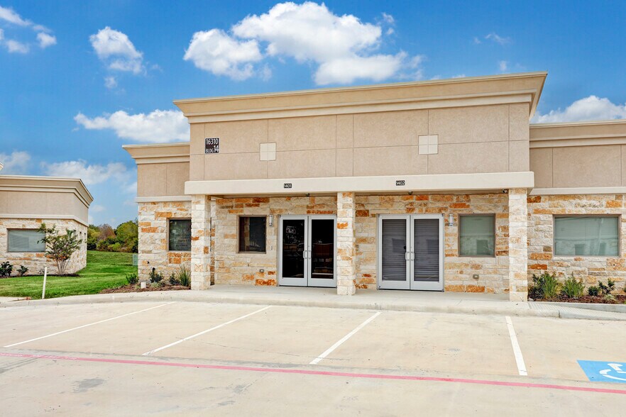 More Photos Of 16310 State Highway 249, Houston Showroom For Lease