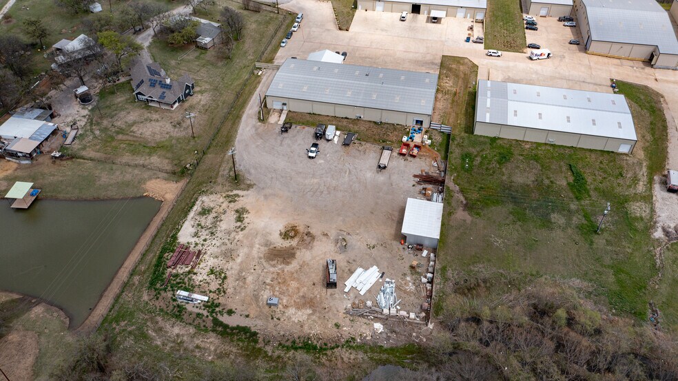 More Photos Of 350 English Trl, Venus Warehouse For Lease