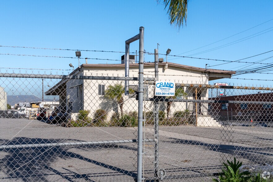 More Photos Of 2441 Ayers Ave, Commerce Distribution For Sale