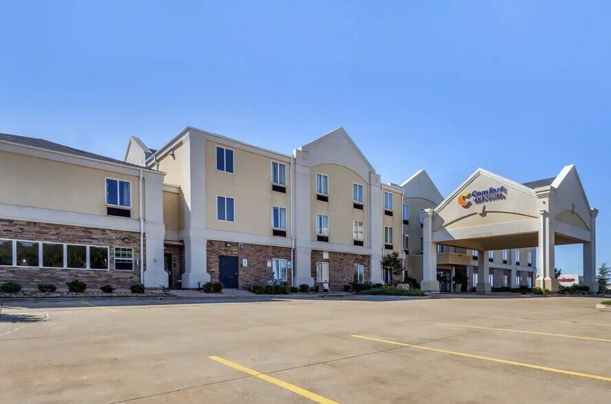 More Photos Of 3112 W Fir St, Perry Hotel For Sale