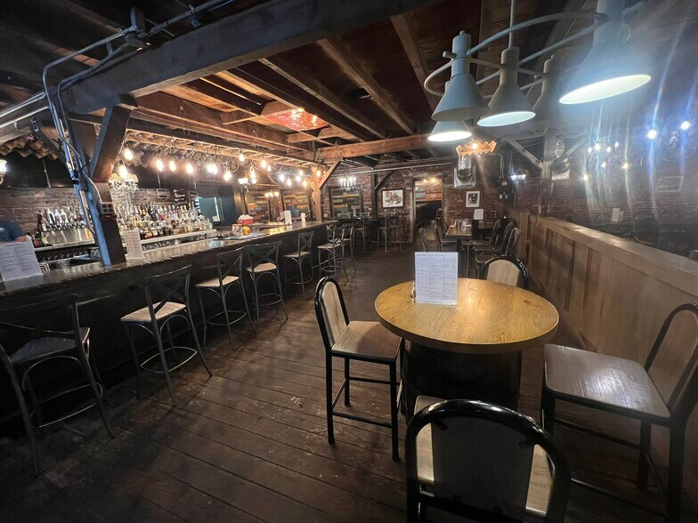 More Photos Of 519 N Elm St, Muncie Restaurant For Sale