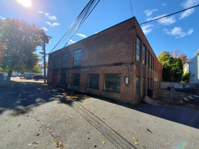 More Photos Of 11 Boyd St, Watertown Office Residential For Lease