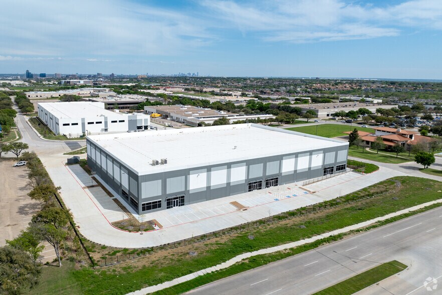 More Photos Of 4310 N Belt Line Rd, Irving Warehouse For Lease