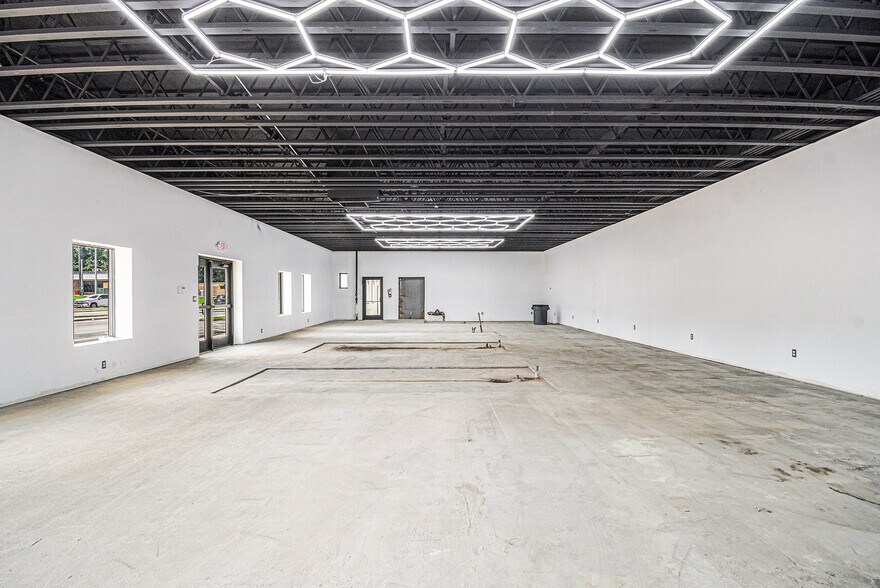 More Photos Of 3525 N 90th St, Omaha Freestanding For Lease