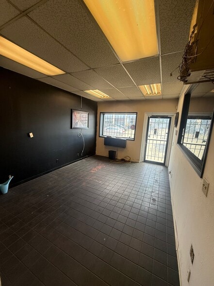 More Photos Of 2723 4th Ave S, Seattle Warehouse For Lease