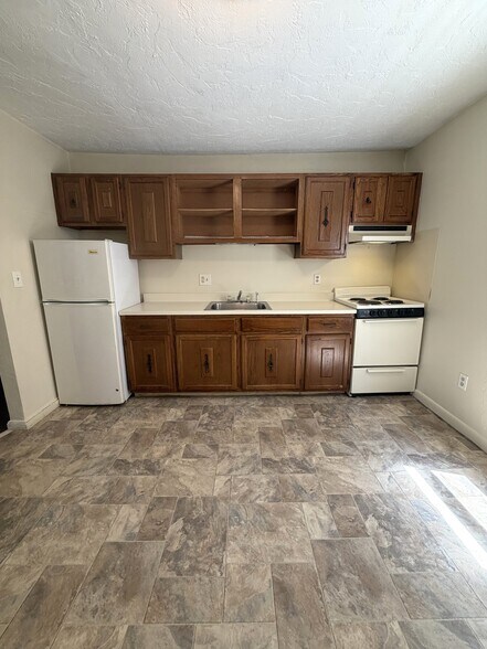 More Photos Of 8 Exchange Ct, Waltham Multifamily For Sale