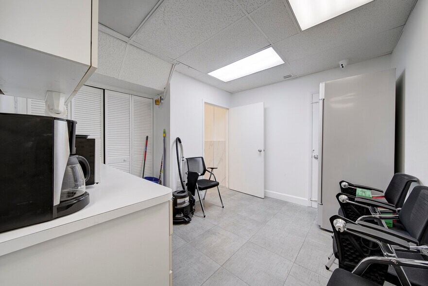 More Photos Of 2455 SW 27th Ave, Miami Medical For Lease