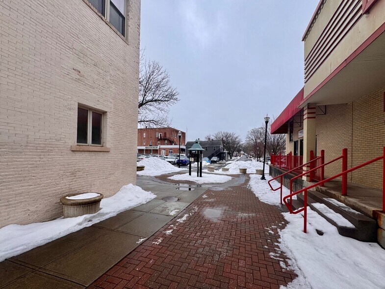 More Photos Of 38 Elm St, Westfield Storefront Retail Office For Lease