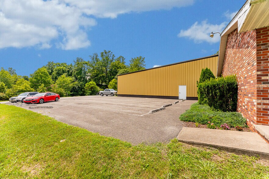 More Photos Of 1065 Greenbag Rd, Morgantown Industrial For Lease