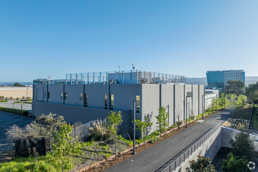 More Photos Of 425 Eccles Ave, South San Francisco Research And Development For Lease