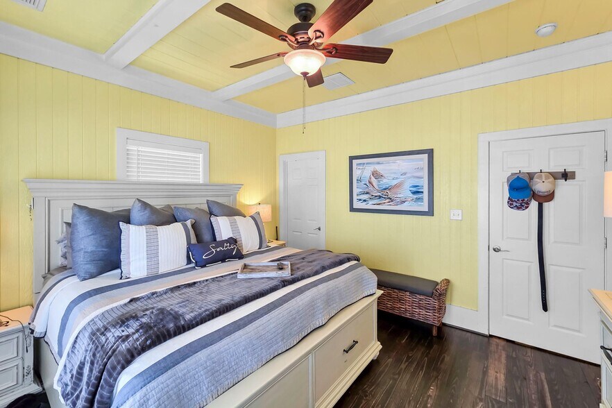 More Photos Of 2207 Nelson Avenue, Port Bolivar Healthcare For Sale