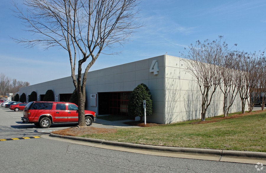 More Photos Of 2606 Phoenix Dr, Greensboro Unknown For Lease