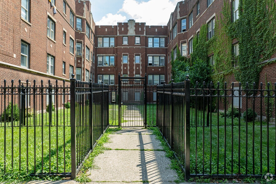 More Photos Of 7919 S Maryland Ave, Chicago Apartments For Sale