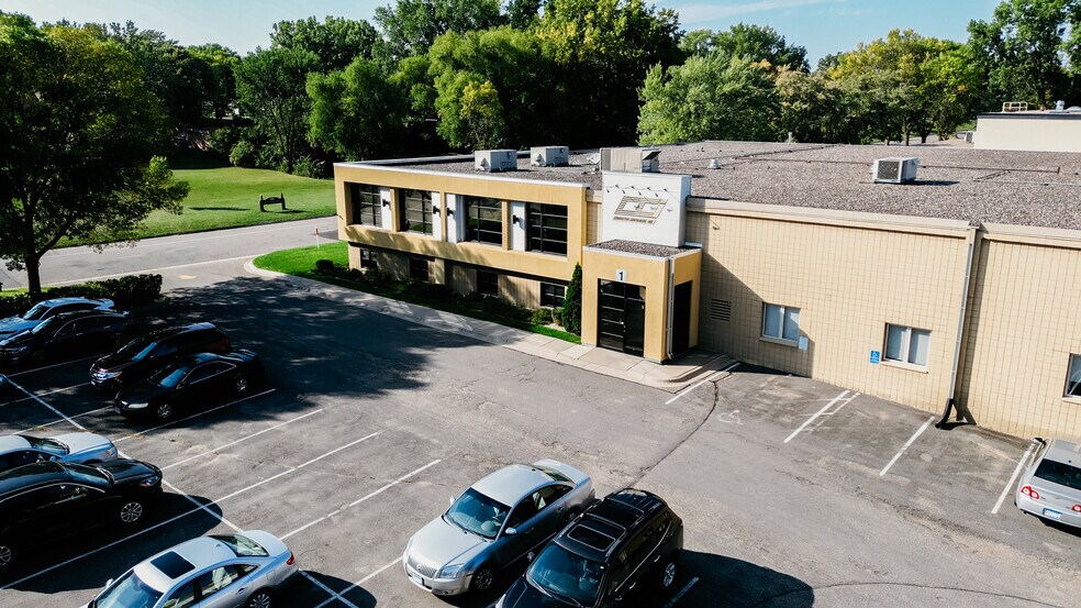 More Photos Of 4500 N Quebec Ave, Minneapolis Manufacturing For Sale