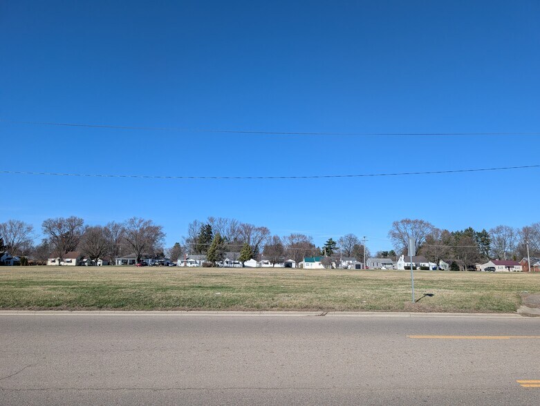 More Photos Of 300 Deo Dr, Newark Land For Sale