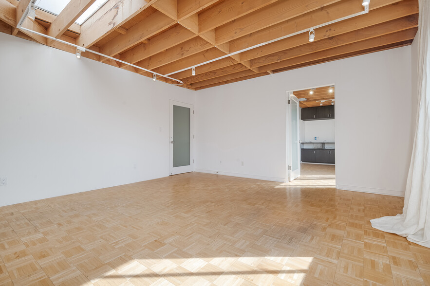 More Photos Of 503 Boccaccio Ave, Venice Loft Creative Space For Lease