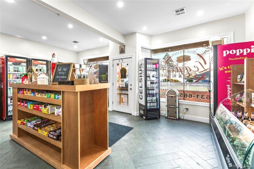 More Photos Of 305 4th Ave, Bay Shore Freestanding For Sale