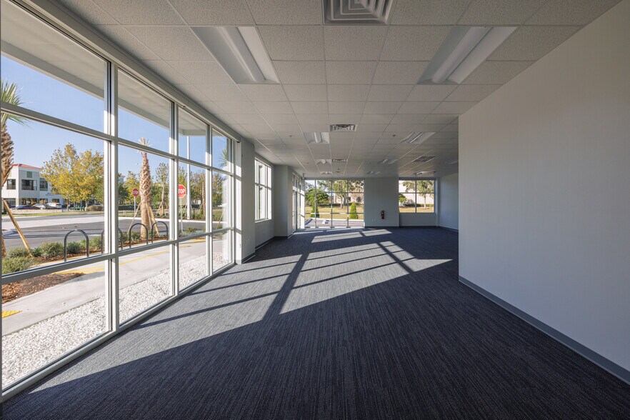 More Photos Of 4210 S Pipkin Rd, Lakeland Distribution For Lease