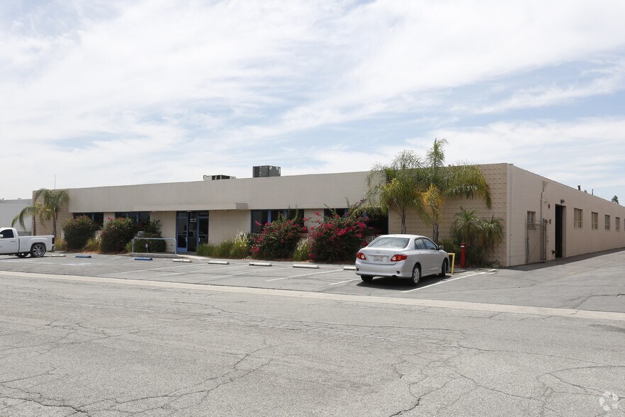 More Photos Of 749-751 N Coney Ave, Azusa Warehouse For Lease