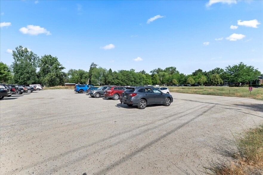 More Photos Of 801 E Parkcenter Blvd, Boise Health Club For Sale