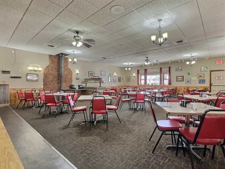 More Photos Of 203 E Cleveland St, Sundance Storefront Retail Office For Sale
