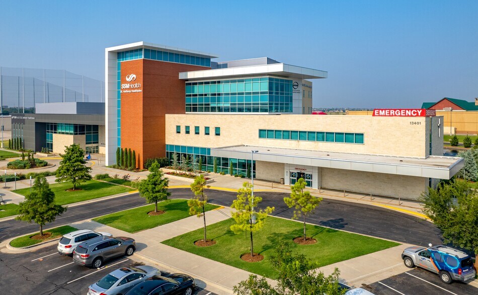 More Photos Of 13401 N Western Ave, Oklahoma City Hospital For Lease