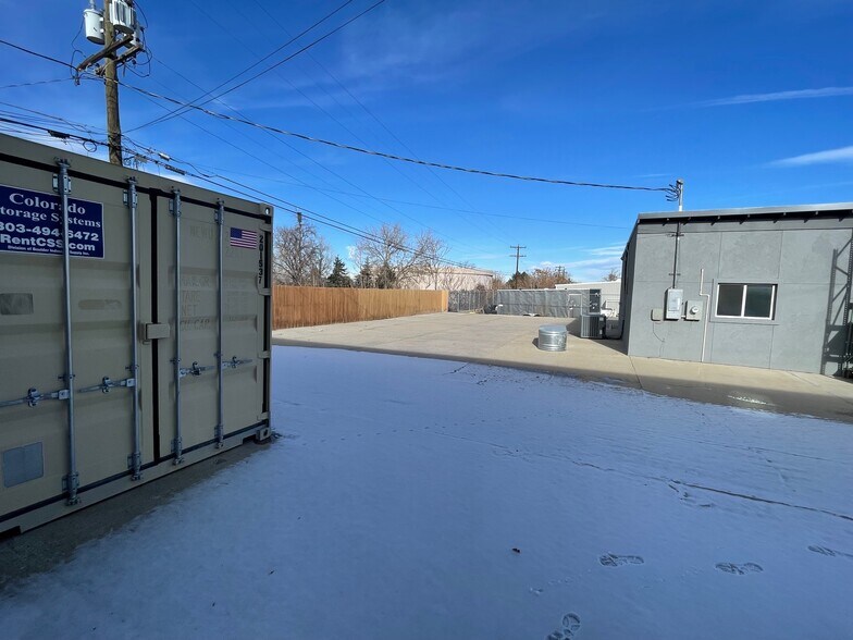 More Photos Of 5551 Newport St, Commerce City Service For Lease