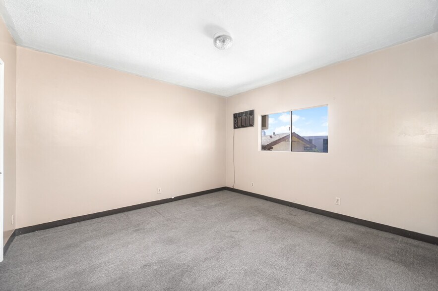 More Photos Of 1727 Bellevue Ave, Los Angeles Apartments For Sale