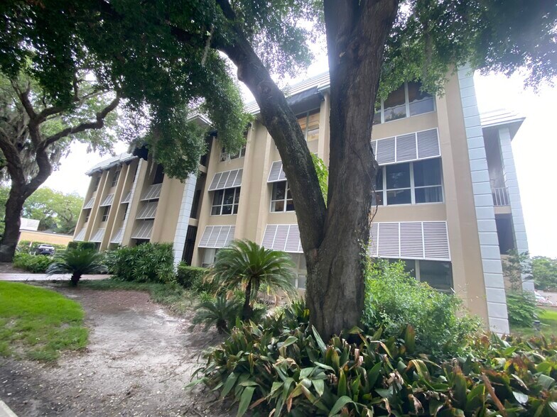 More Photos Of 425 W Colonial Dr, Orlando Office Residential For Lease