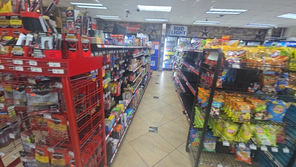 More Photos Of 1811 S Broadway Ave, Tyler Convenience Store For Sale