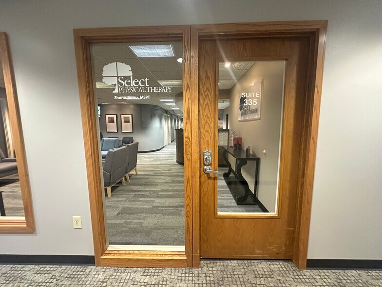 More Photos Of 1919 S 40th St, Lincoln Loft Creative Space For Sale