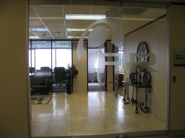 More Photos Of 2002 Timberloch Pl, The Woodlands Coworking Space