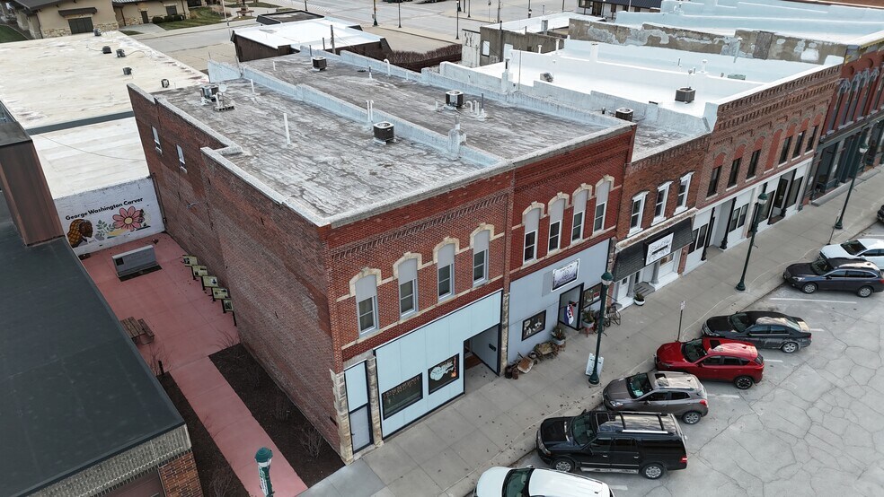 More Photos Of 112-116 E Court Ave, Winterset Storefront Retail Residential For Sale