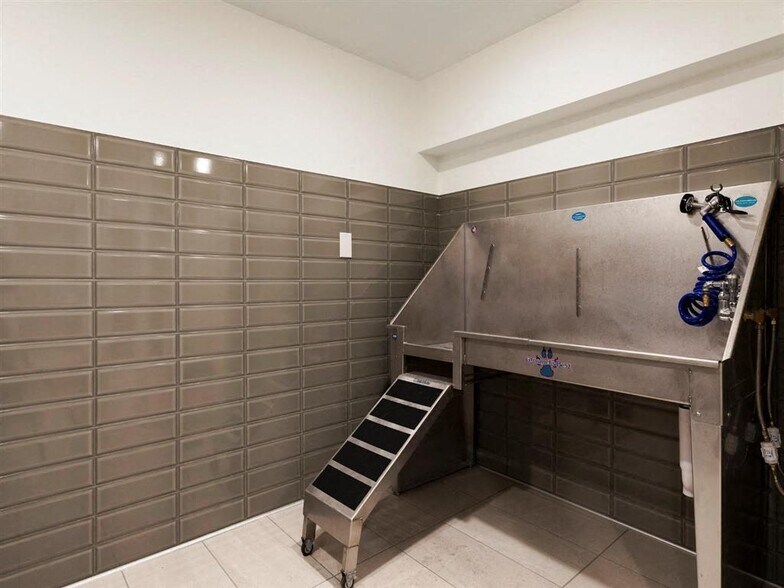 More Photos Of 10 2nd St SE, Minneapolis Apartments For Lease