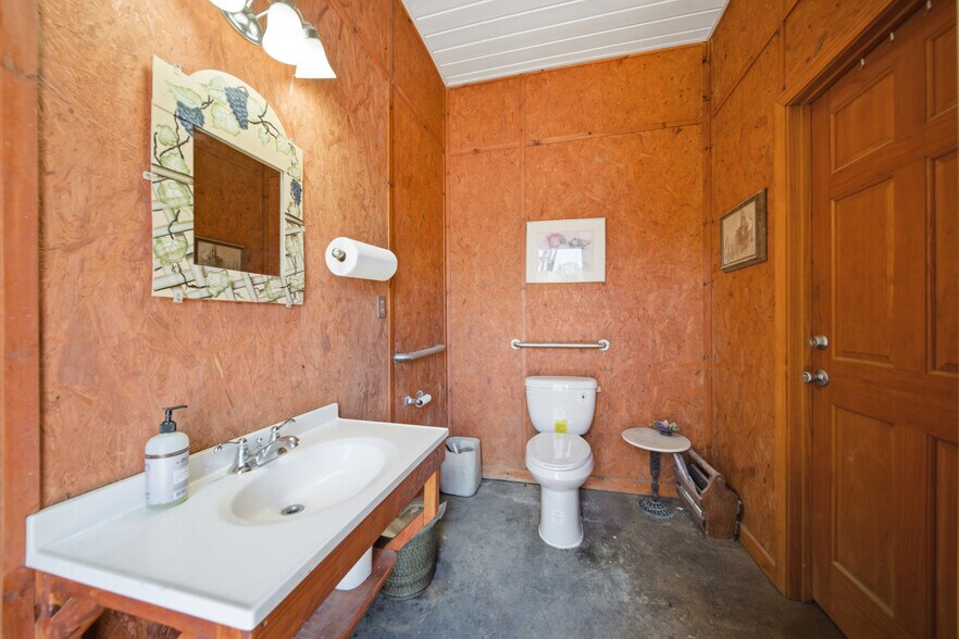 More Photos Of 1650 Dusty Rd, Newberry Winery Vineyard For Sale
