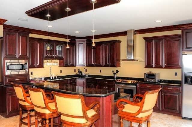 More Photos Of 10 Boice Rd, Hyde Park Medical For Sale