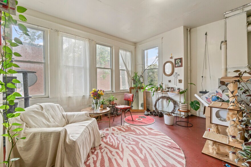 More Photos Of 103 W 29th St, Baltimore Apartments For Sale