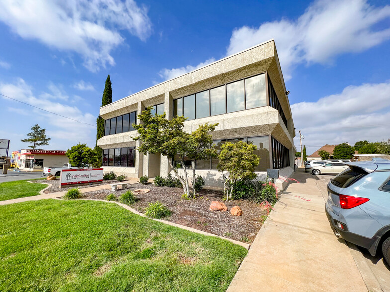 Primary Photo Of 3001 Big Spring St, Midland Office For Sale