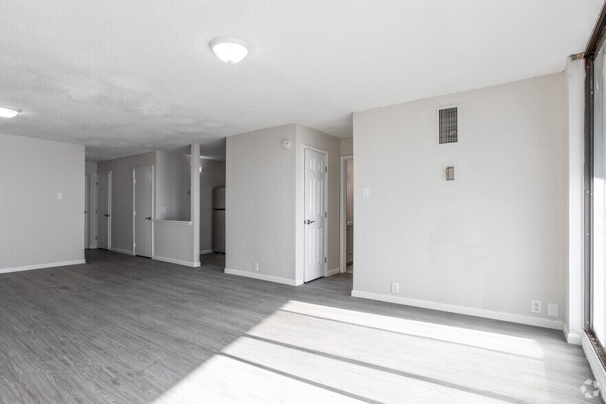 More Photos Of 2 28th St, Newport News Apartments For Sale