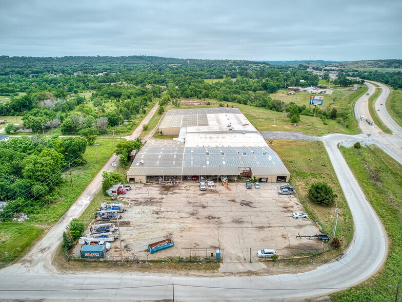 More Photos Of 601 US 75, Henryetta Warehouse For Lease