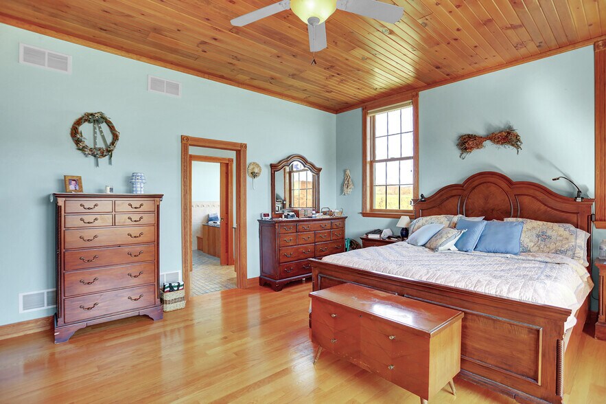 More Photos Of 600 Airport Dr, Mifflintown Flex For Sale