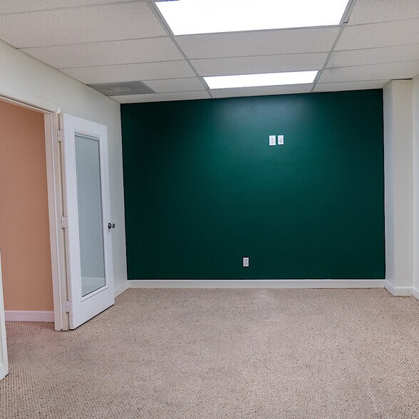 More Photos Of 1371 SW 8th St, Pompano Beach Warehouse For Lease