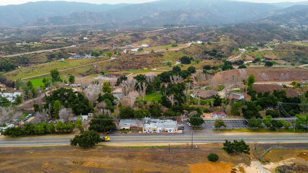 More Photos Of 12117 Sierra Hwy, Santa Clarita Hotel For Sale