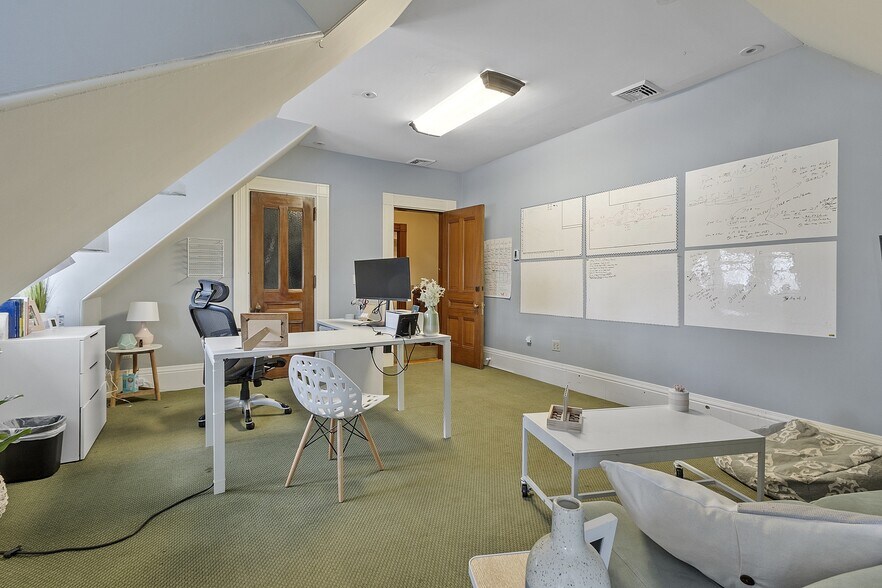 More Photos Of 2 South St, Grafton Office For Lease