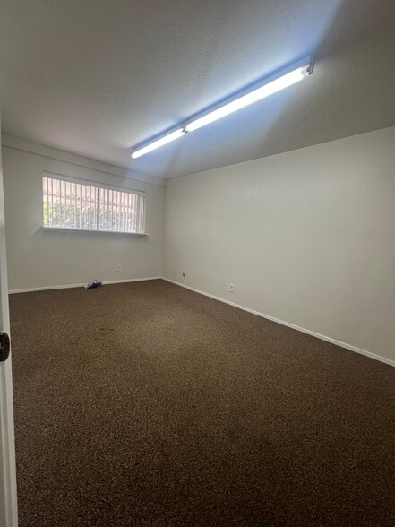 More Photos Of 3840 Bayshore Blvd, Brisbane Service For Lease