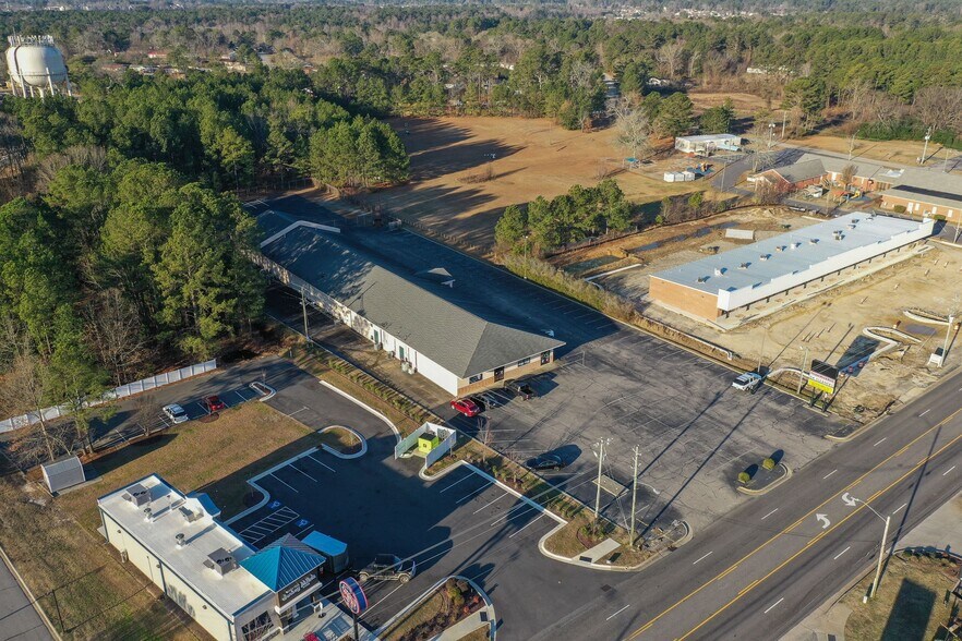 More Photos Of 5845 Yadkin Rd, Fayetteville General Retail For Lease