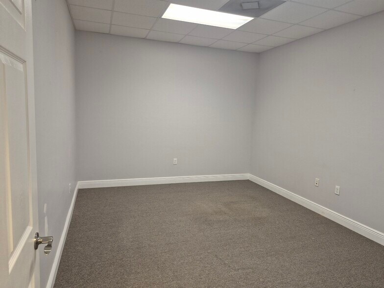More Photos Of 2104 Del Prado Blvd S, Cape Coral Unknown For Lease