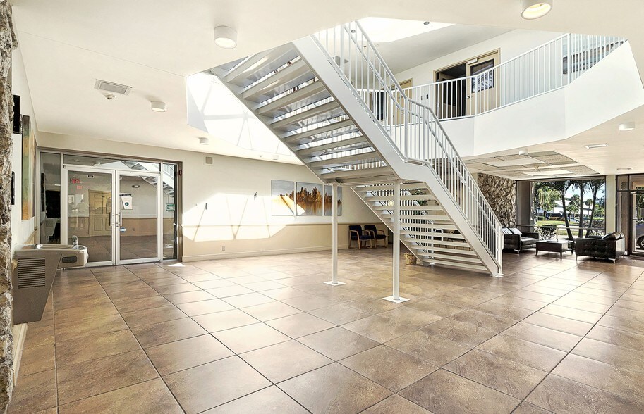 More Photos Of 1620 Medical Ln, Fort Myers Medical For Lease
