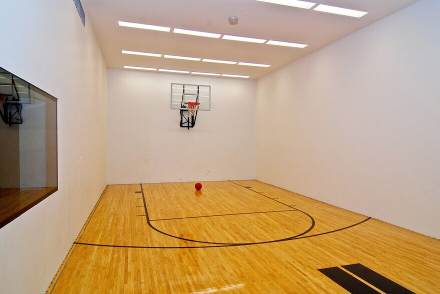 More Photos Of 400 E Randolph St, Chicago Multifamily For Sale