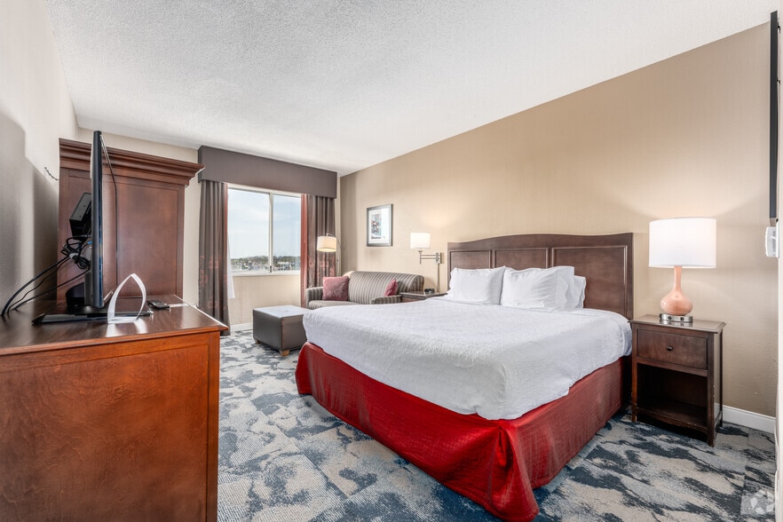 More Photos Of 6617 Ritchie Hwy, Glen Burnie Hotel For Sale